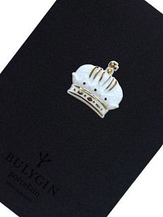 Брошь ручной работы Bulygin «Корона», фарфор, бело-золотистая