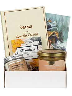 Подарочный набор с книгой «Эмма», ароматической свечой и сладостями