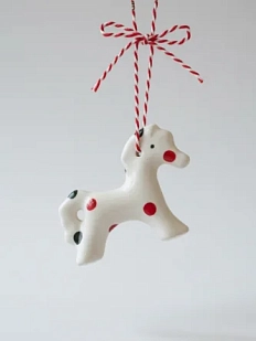 Ёлочная игрушка ММ керамика ручной работы «Лошадка 3д», белая в точку, 8,5 см