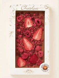 Шоколад молочный с клубникой, малиной и вишней