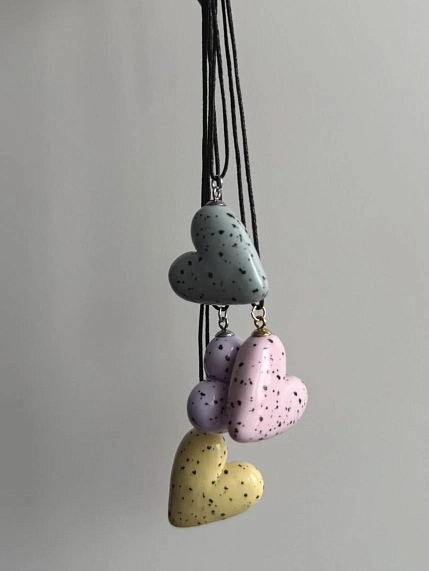Подвеска ручной работы Счастливые истории «Сердце», полимерная глина, фото 1.