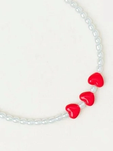 Чокер DARI DARI с красными керамическими сердечками, жемчужный