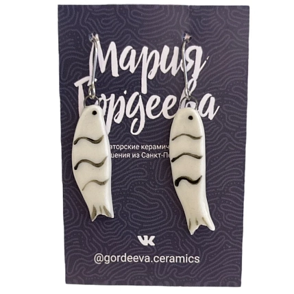 Серьги Мария Гордеева «Рыбки», на петле, керамика, чёрно-белые, фото 2.