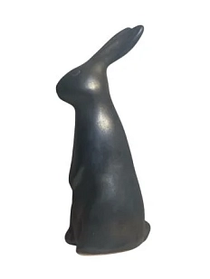 Статуэтка ручной работы Большой кролик, чёрная матовая, керамика