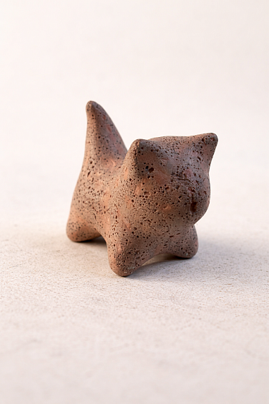 Бетонная статуэтка «Котик», коричнево-красная, 5 см, фото 1.