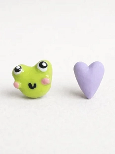 Серёжки-гвоздики Радость Рядом Лягушка и сиреневое сердечко, полимерная глина