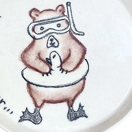 Тарелка ручной работы Правильная посуда «Pleased bear в спасательном круге», керамика, 18 см, фото 2.