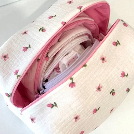 Косметичка ручной работы АМИ (Ami lé sac) «Bebesss», розовые цветы, фото 1.