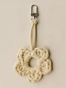 Вязаный обвес брелок «Цветок», бежевый, 6 см