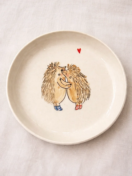 Тарелка ручной работы НАДО ЖЕ с росписью «Ёжики», белая, керамика, 19 см, фото 1.