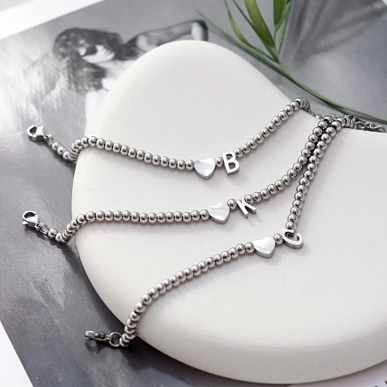 Браслет ручной работы РисМакс с буквой K и сердцем, нержавеющая сталь, фото 2.