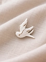 Брошь ручной работы Фарфор Булыгина «Ласточка», бело-серебристая, превью фото 2