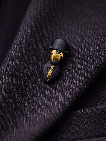 Брошь ручной работы Bulygin «Магритт», фарфор, чёрно-золотистая, фото 3.