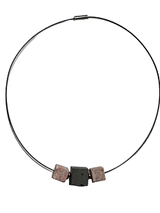 Чокер ручной рабрты «Кубы», серый, розовый, бетон