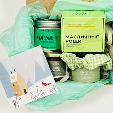 Подарочный набор на Новый год с уходовой косметикой