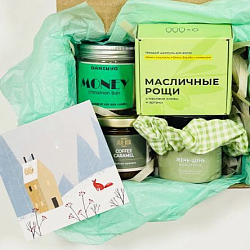 Подарочный набор на Новый год с уходовой косметикой