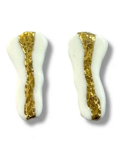 Серьги-гвоздики из фарфора с позолотой