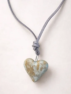 Чокер ручной работы Катя Вебер «Сердце» на замшевом шнурке, керамика