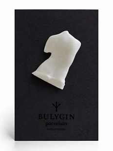 Брошь ручной работы Фарфор Булыгина «Торс спина», белая