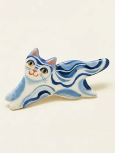 Брошь ручной работы Полина Гузеева «Полосатый котик», голубая, фарфор