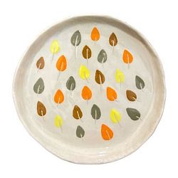 Тарелка ручной работы с росписью Разноцветные листья, керамика, 16 см