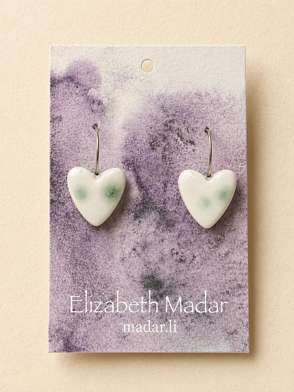 Серьги Elizabeth Madar Сердечки, керамика, бело-зелёные, фото 1.