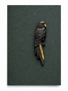 Брошь ручной работы Фарфор Булыгина «Попугай», чёрно-золотистая