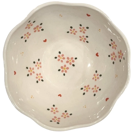 Глубокая тарелка ручной работы Slowday Ceramics в розовый цветочек с сердечками, полуфарфор, фото 2.