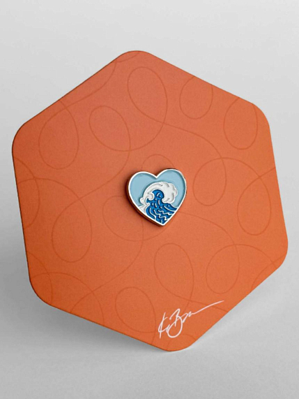 Значок «Море в сердце», оранжевый, фото 1.