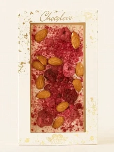 Шоколад белый с ежевикой, вишней, малиной и миндалем, без сахара
