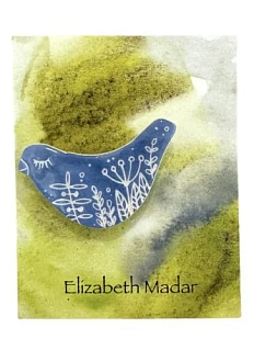 Брошь ручной работы Elizabeth Madar Голубка и травы, синий, керамика