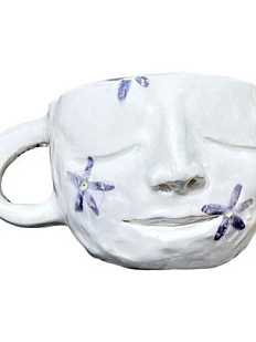 Кружка ручной работы с крупными фиолетовыми цветами «Лицо», керамика, 250 мл