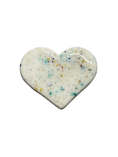Брошь из керамики КерамЕлКа «Сердце белое в крапинку» большое