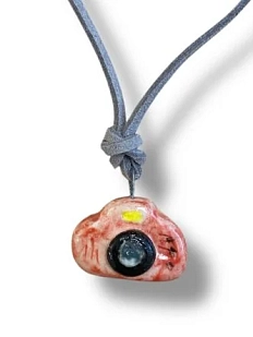 Чокер ручной работы Катя Вебер «Фотоаппарат» на замшевом шнурке, красный, керамика