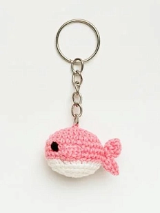 Вязаный брелок DARI DARI «Кит», розовый, 3 см