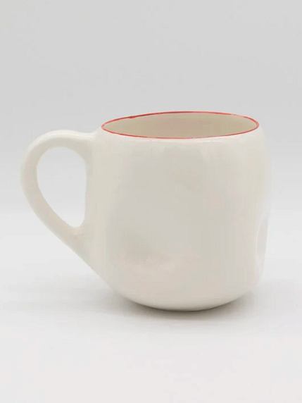 Кружка ручной работы РУКИ В ГЛИНЕ «Та, кто делает пожары», белая, керамика, 400 мл, мятая, фото 3.