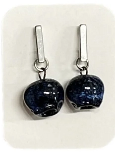 Серьги-гвоздики Керко черника, стекло