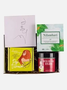 Подарочный набор на Новый год с натуральной косметикой, шоколадом и авторской открыткой №10