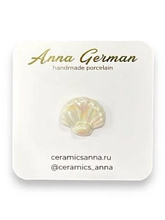 Брошь ручной работы Анна Герман «Ракушка», перламутр, фарфор