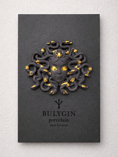 Брошь ручной работы Фарфор Булыгина «Медуза Горгона», черно-золотистая