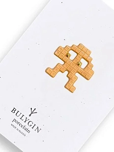 Брошь ручной работы Фарфор Булыгина «Захватчик», оранжевая