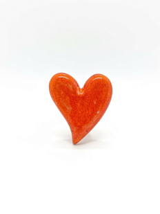 Брошь ручной работы Большое сердце, оранжевая, керамика