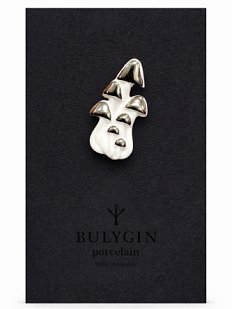 Брошь ручной работы Bulygin «Грибы», бело-серебристая, фарфор