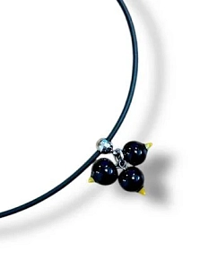 Колье ручной работы Керко со стеклянными ягодками чёрной смородины