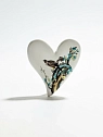 Брошь ручной работы КерамЕлКа «Длинное сердце с цветами», белая. керамика, превью фото 1