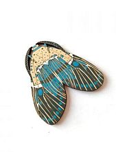 Брошь ручной работы «Моль», дерево, сине-серая