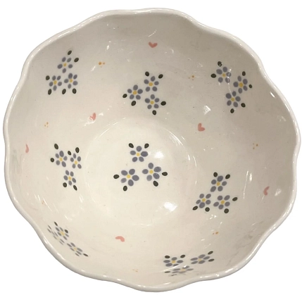 Глубокая тарелка ручной работы Slowday Ceramics с голубыми цветами с сердечками, полуфарфор, фото 1.