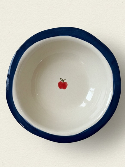 Глубокая тарелка ручной работы Йеллоускуп с яблоком, керамика, 18 см, фото 1.