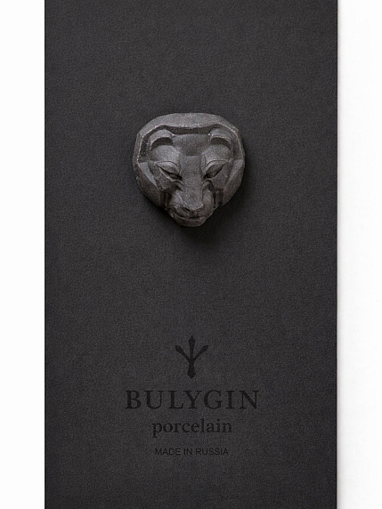 Брошь ручной работы Bulygin «Львица» чёрная, фарфор, фото 2.