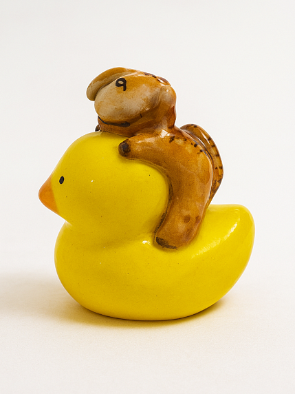 Керамическая фигурка Уточка с тигром, 4 см, фото 2.